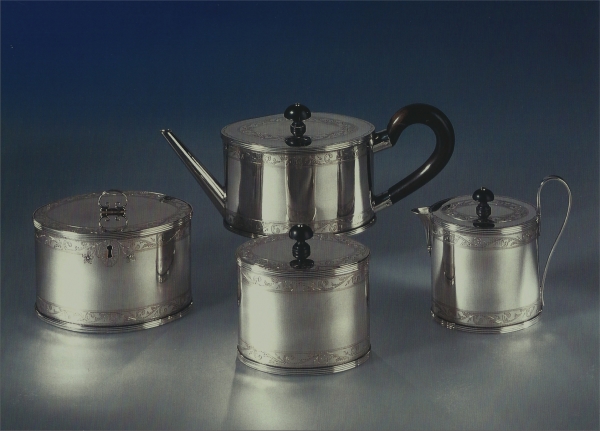 Een Lodewijk XVI zilveren vierdelig theeservies